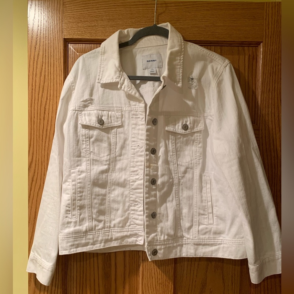 Old navy. White. XL petite